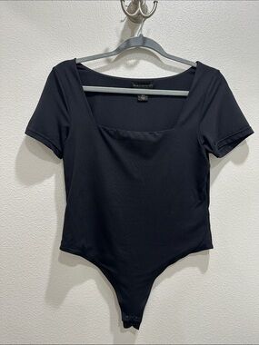 House of Harlow 1960 Black Square Neck Short Sleeve Bodysuit
